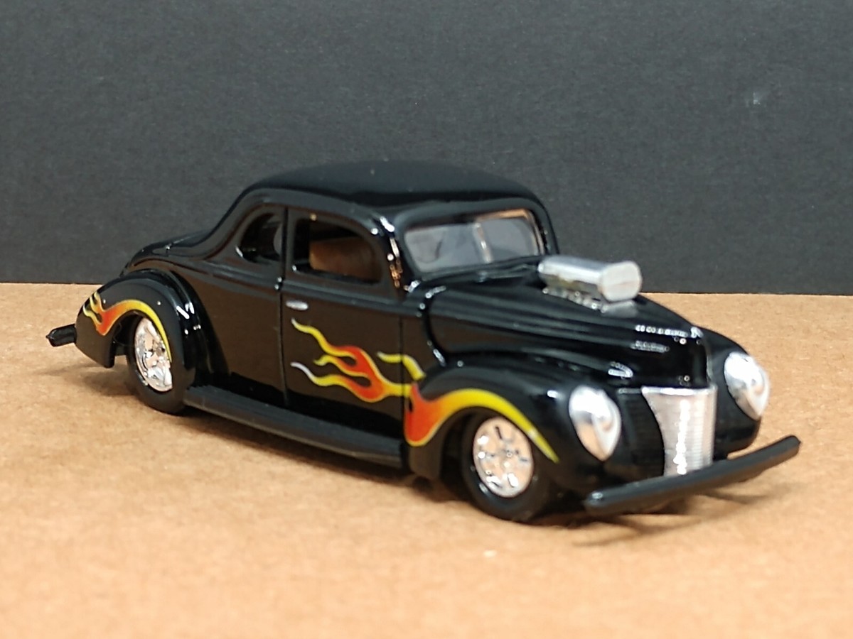 CLASSIC FLAMED 1940 FORD COUPE ADULT COLLECTIBLE DIECAST 1/64 CLASSIC FLAMED 1940 FORD COUPE ADULT COLLECTIBLE DIECAST 1/64