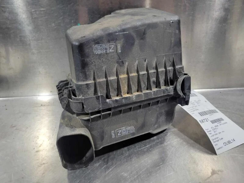 2009-2019 Toyota Corolla Sedan Air Cleaner Air Intake Box Cleaner OEM - Image 3 of 4