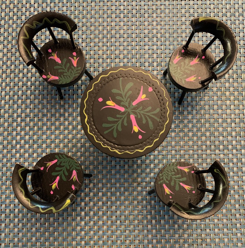 Vintage Dollhouse Miniature Black Enamel Rnd.Table/4 Chairs *Hand Painted* 
