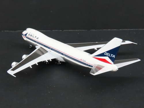 Aeroclassics 1:400 Delta Air Lines Boeing 747-100 N9898 Widget ACN9898 - Picture 6 of 7