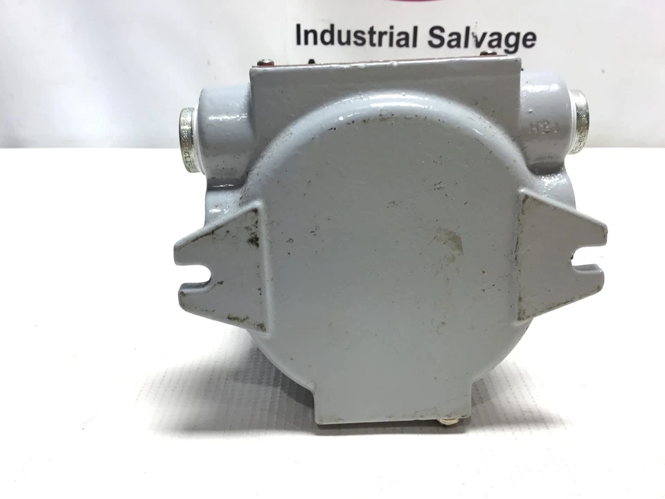 Crouse-Hinds EIH21 2 MF Photoionization Detector Sensor Enclosure Type 4 X - Image 4 of 4