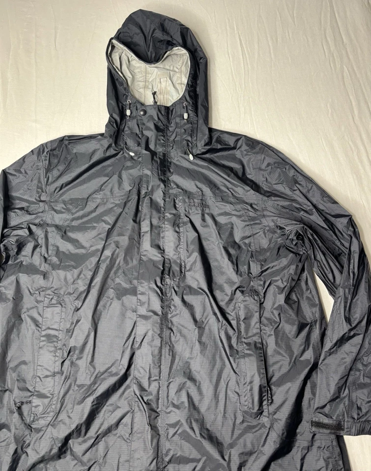Men's LL BEAN Black Nylon Hooded Wind/Water Res Stadium Coat Size 2XL - Image 3 of 4