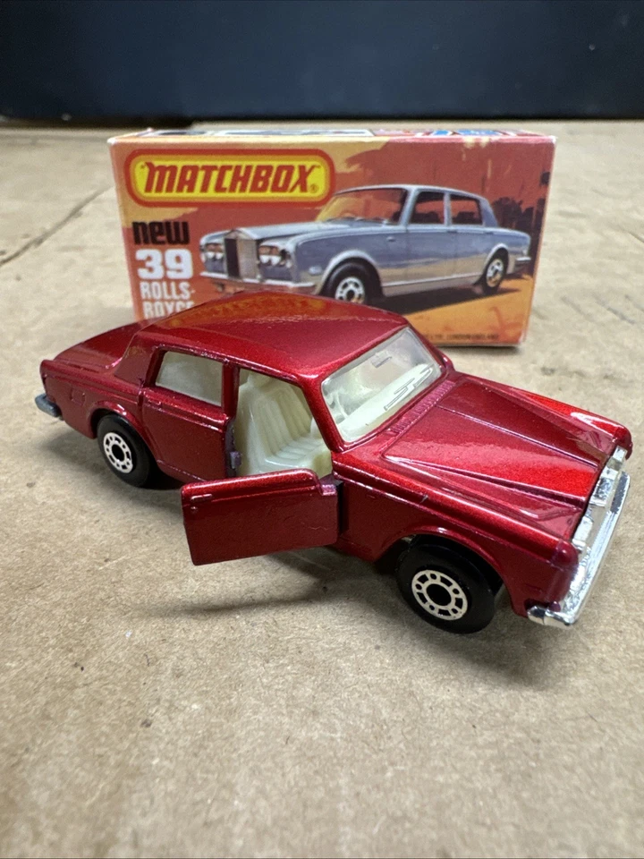 MATCHBOX SUPERFAST 39 ROLLS ROYCE SALOON SEDAN MODEL RED WITH BOX EXC HIGH GRADE - Image 3 of 4