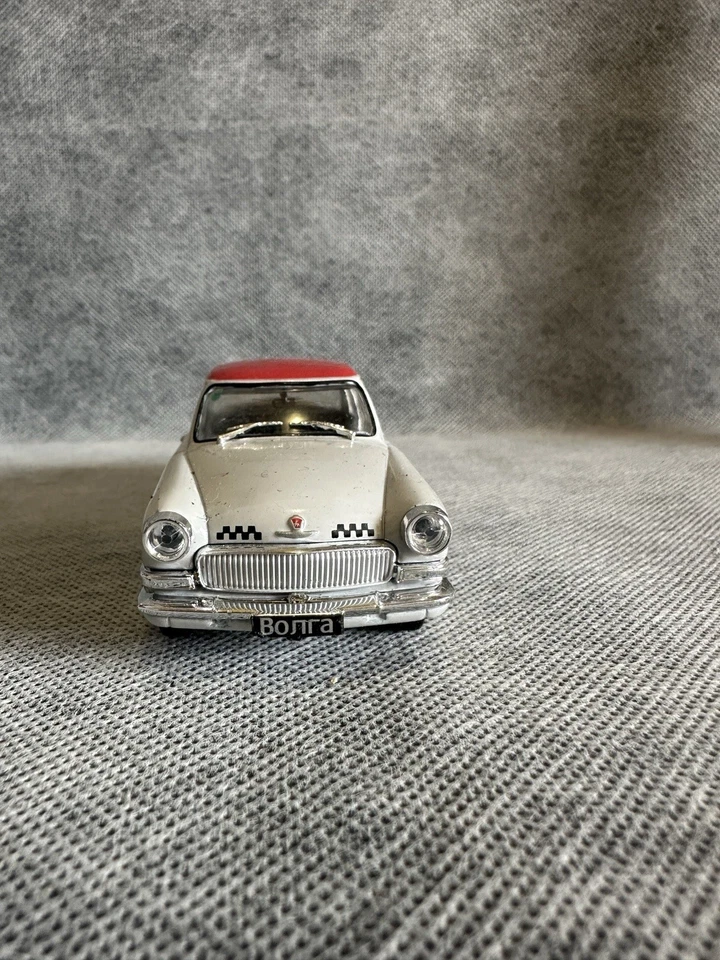 coche Volga Plástico modelo 1:43 DeAGOSTINI Foto 2 de 4