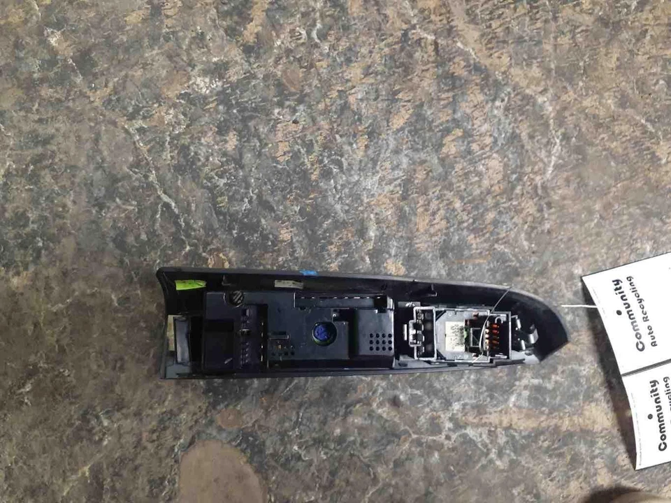 Interruptor de puerta delantero OEM MASTER OLDS BRAVADA 99 00 01 Foto 4 de 4