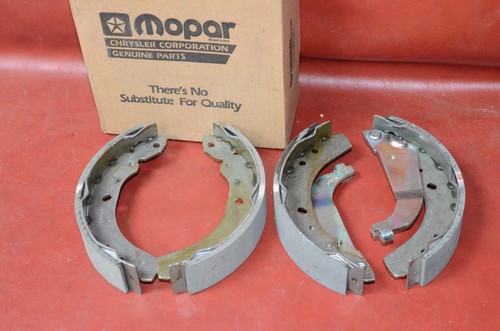 NOS 1993-1997 Chry Concorde Lebaron Rear Wheel Brum Brake Shoe Kit Mopar 4728870 - Bild 1 von 10