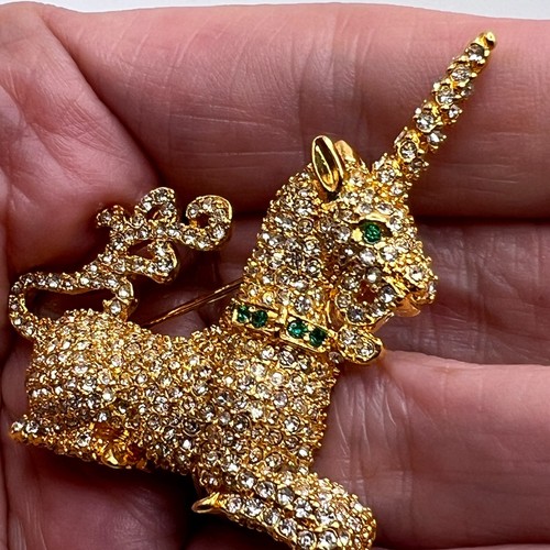 Rara Spilla MMA CN Firmata Strass Incrostati Tono Oro Caccia all'UNICORNO Spilla - Foto 3 di 8