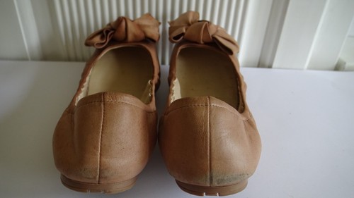 Zapatos bailarina originales Prada verano beige elegantes talla 41 cuero suave auténtico - Imagen 7 de 17