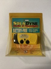 New SolaDyne Emergency Solar Hand Crank Radio FlashLight Yellow 7410