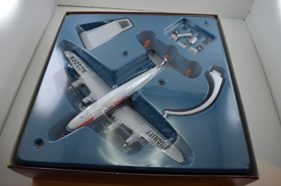 LOCKHEED CONSTELLATION BRANIFF INTERNATIONAL AIRWAYS CORGI CLASSICS AU 1/144 - Photo 3/3