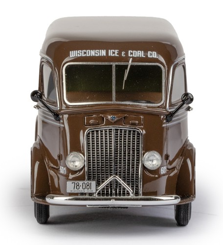 NOW SHIPPING ESVAL 1938 International D300Wisconsin Ice & Coal Delivery Van 1/43 - Picture 7 of 8