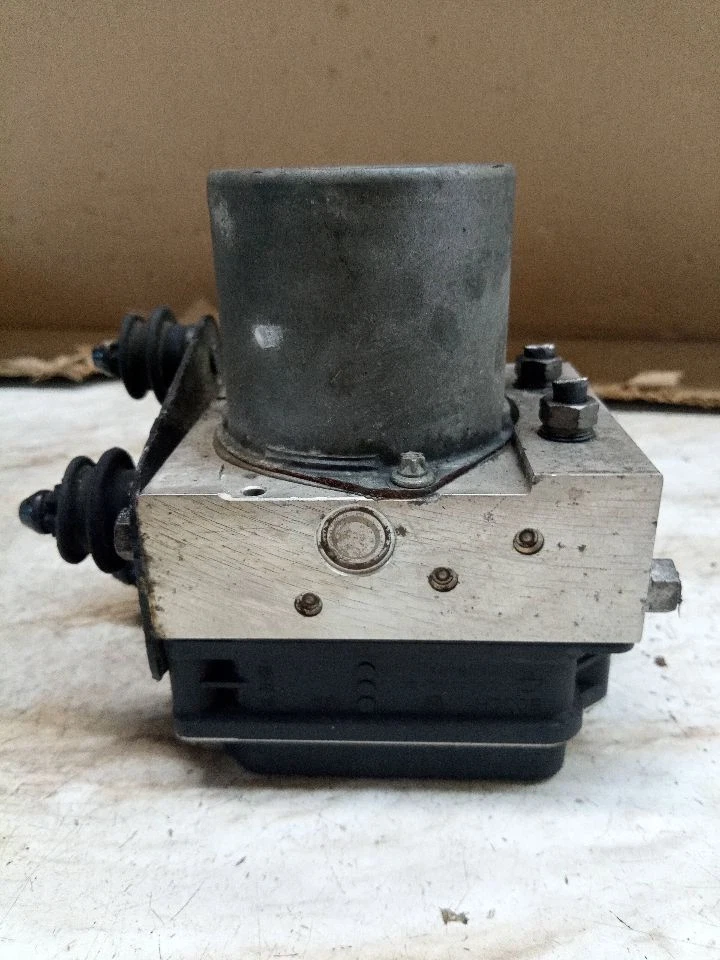 Used ABS Pump and Motor Assembly fits: 2012 Audi A4 Assembly AWD Quattro electro - Image 4 of 4