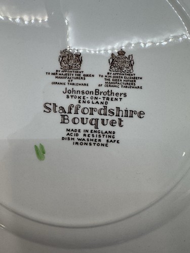 Johnson Brothers Staffordshire Bouquet 2pc Dinner Plates 1973-79 England 10"dia - Picture 6 of 7