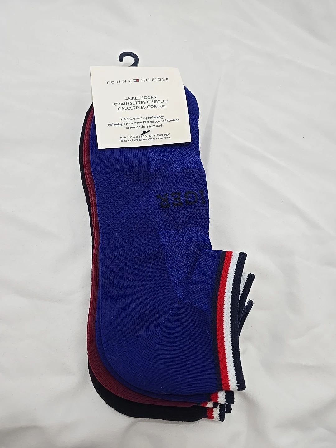 NWT Tommy Hilfiger Men's 3 Pair Ankle Moisture Wicking Arch Support Socks