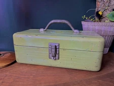 Vintage 1940s/ 1950s Simonsen Fishing Tackle Tool Box USA Made Green