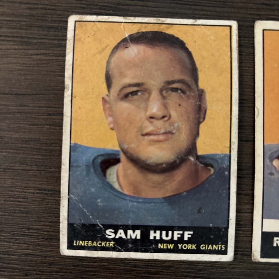 (4) 1961 Topps NY GIANTS Card Lot  -- w/ HUFF + ROBUSTELLI + BROWN + TRIPLETT - Image 2 of 4
