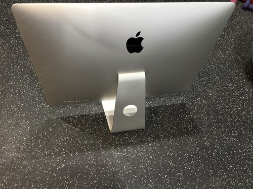 Apple iMac 27" 2019 i5 3.0GHz Retina 5K Radeon Pro 570X 4 GB, 1 TB Fusion Drive* - Picture 3 of 8