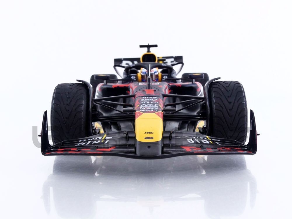 35▢MINICHAMPS Red Bull RB7 IY0704-2 Red Bull Racing RB7 | House of Modelcars