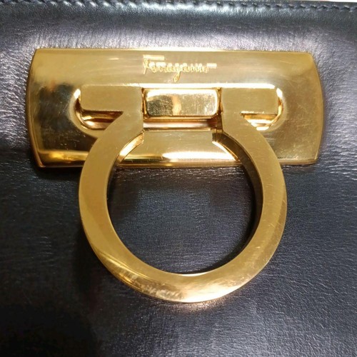 Borsa a tracolla Salvatore Ferragamo Gancini catena oro - Foto 3 di 17