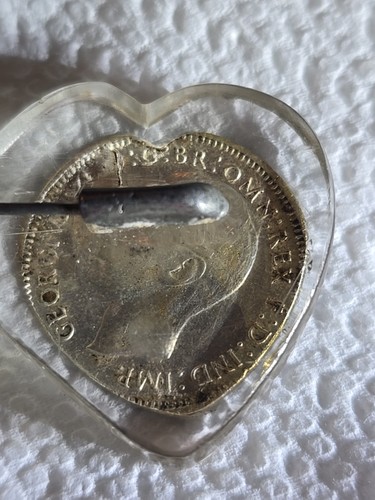 Original WW2 ANNA BELL ALVA Sweetheart Lucite Pin 1943 Australian Silver Coins - Picture 7 of 8