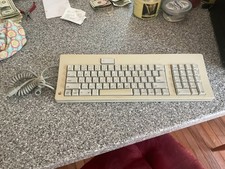 Apple Keyboard Model M0116 with cable for Macintosh with ADB interface