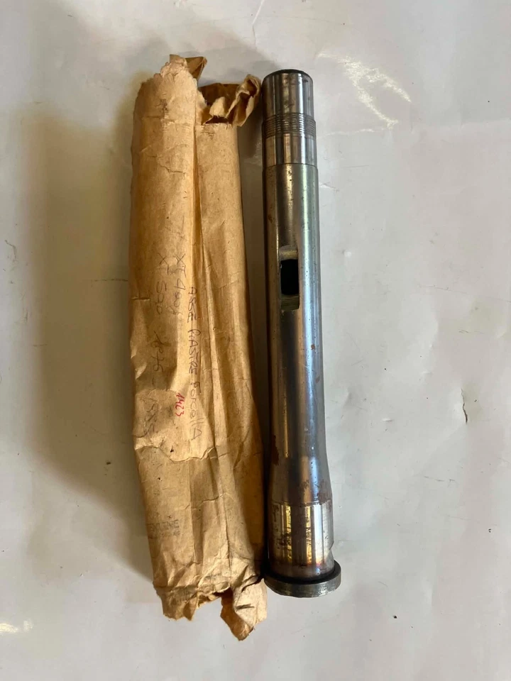 Arbre Direction Origine Neuf Yamaha 500 XT 76-79 (Réf : 1E6-23341-00) - Photo 1/1