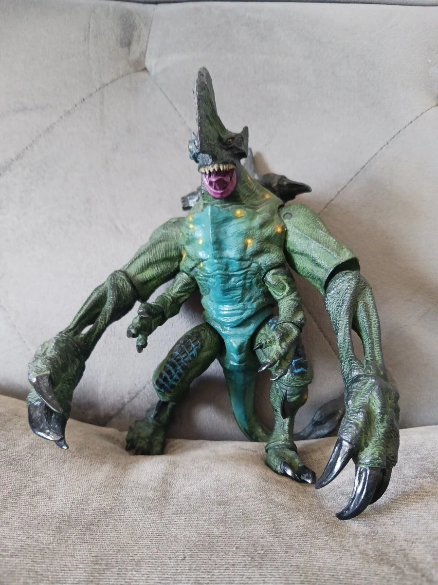 NECA Pacific Rim Kaiju Axehead 8