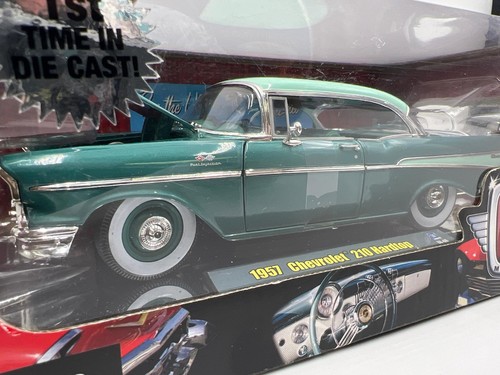 M2 Machines 1/24 CHASE? Auto-Thentics 1957 Chevrolet 210 Hardtop Green 08-06 VHT - Picture 3 of 7