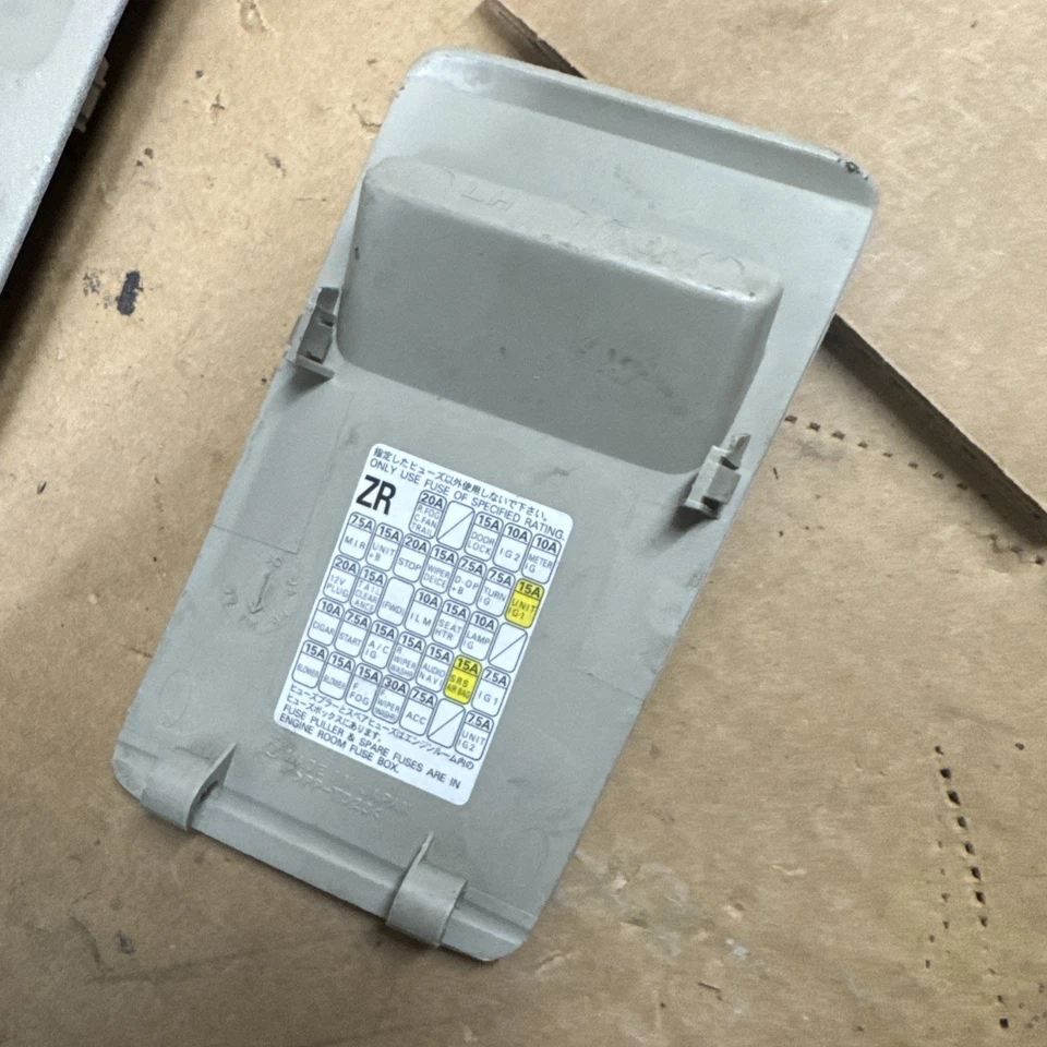 2008 2009 2010 2011 SUBARU IMPREZA Sport interior cubierta de fusibles moldura panel B165 Foto 4 de 4