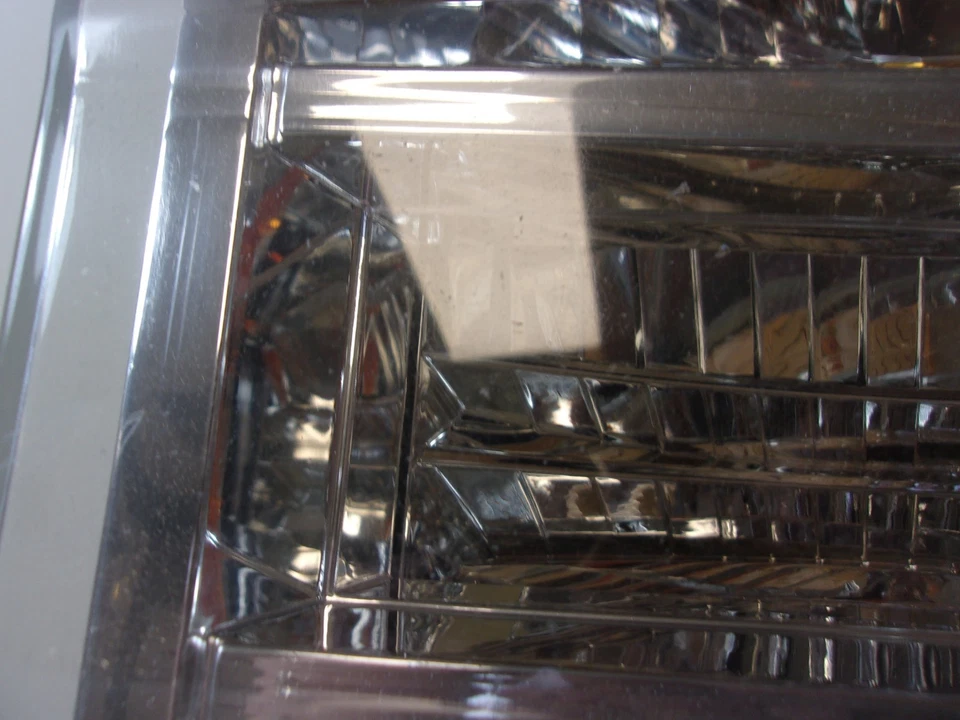 2008 - 2014 年福特 E150 E250 E350 乘客右手卤素车头灯原始设备制造商 — 第 4/4 张图片