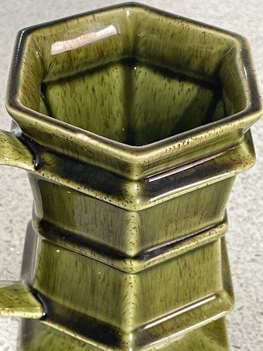 HOLKHAM POTTERY OLIVE GREEN HEXAGONAL MUG T.116 ENGLAND PAGODA STYLE - Picture 5 of 6