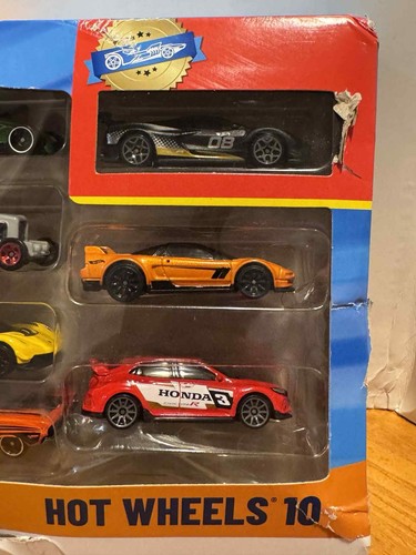Hot Wheels 10 Car Pack (damaged box) - Picture 2 of 7