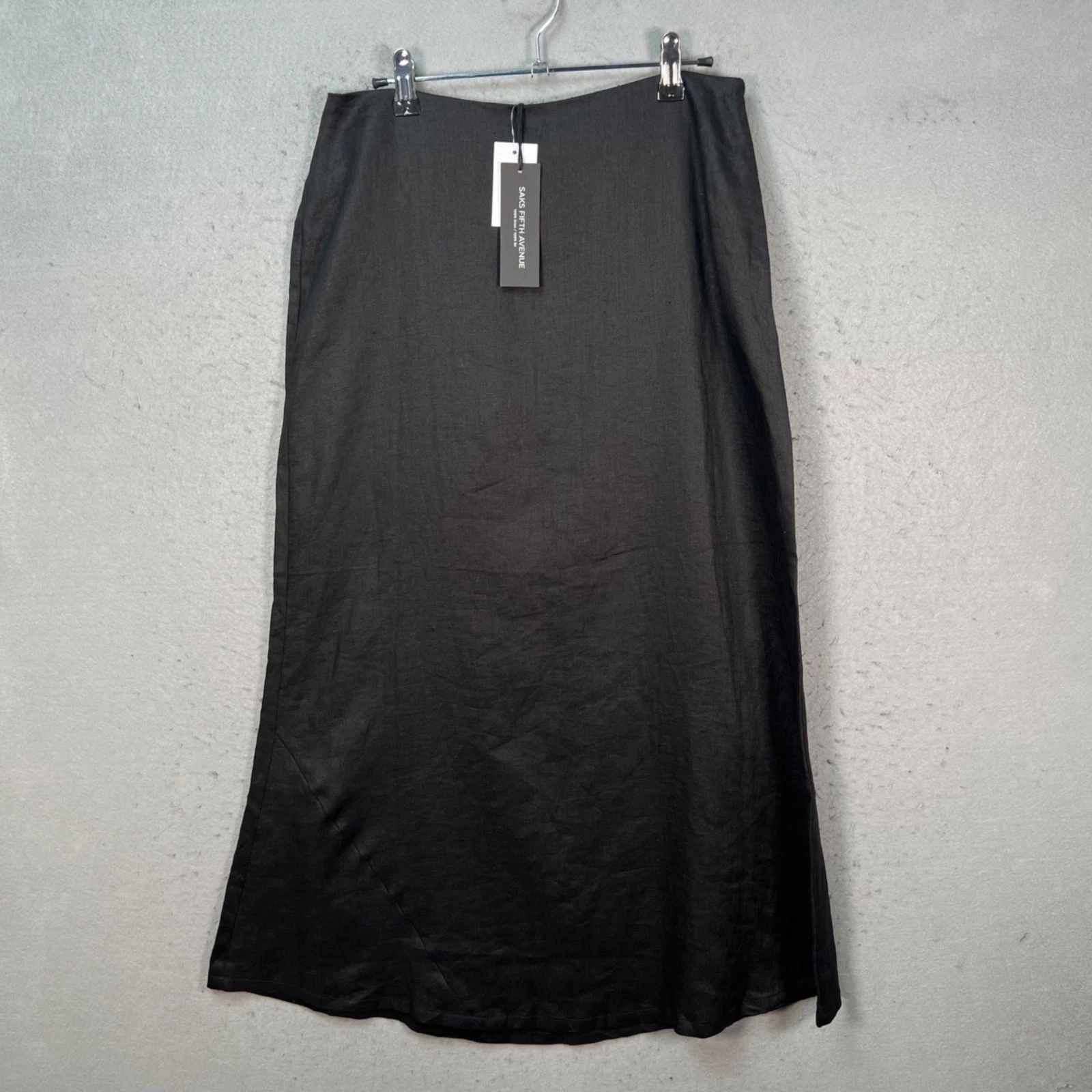 Saks Fifth Avenue Womens Size 6 Black 100% Linen Midi Skirt NEW!
Opens in a new window or tab