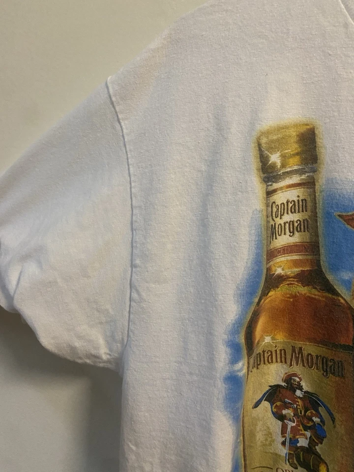 复古 Captain Morgan Girl 香料朗姆酒 T 恤白色 T 恤短袖全新中号 — 第 3/4 张图片