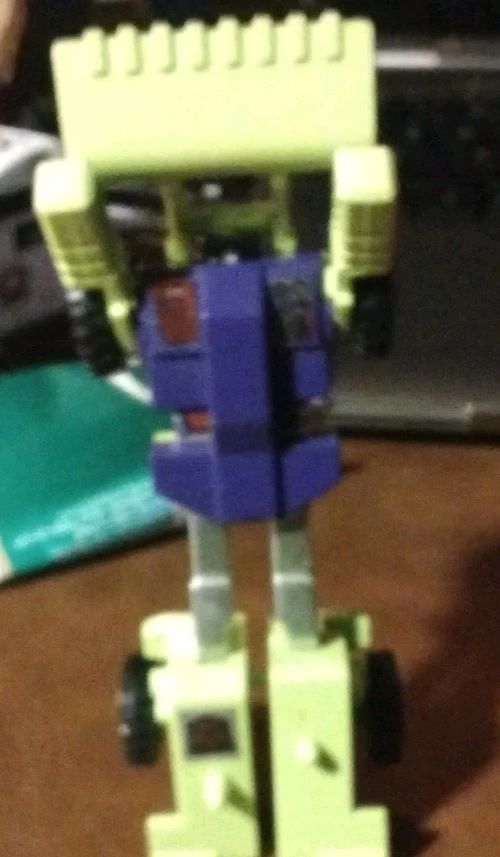 Transformers G1 Constructicon Scrapper Transforms Into A Front-end Loader. Изящный - Изображение 3 из 3