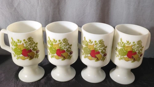 Set Of 4 Vintage Corning Ware Spice Of Life White Milk Glass Pedestal Mugs