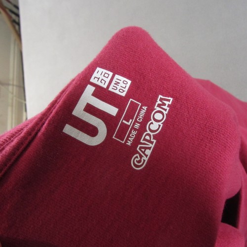 Uniqlo x Capcom Bison T-Shirt Herren L Large Rot Kurzarm Street Fighter - Bild 10 von 11