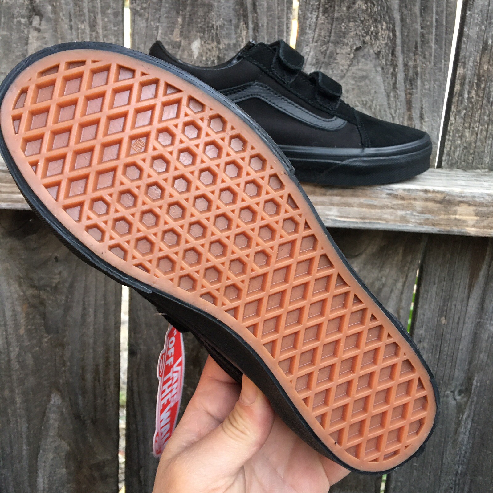 strap vans black