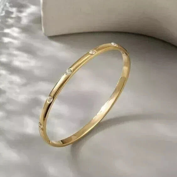 Brazalete brazalete para mujer enchapado en oro amarillo de 14 quilates con diamantes de corte redondo de 2 quilates Foto 4 de 4