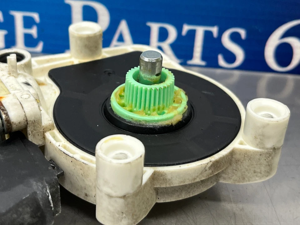 2005 Bmw 545i - E60 - Motor de janela traseira - Driver esquerdo - 131k - Imagem 2 de 4