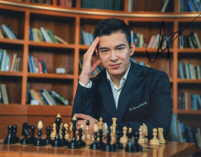 Original Autographed Photo of Uzbek Chess Grandmaster Nodirbek Abdusattorov