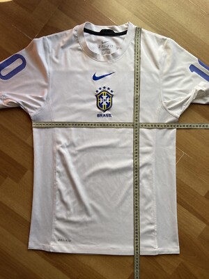 激レアNIKE ブラジル代表 トレーニングシャツ2010 白 カカモデル #10 NIKE 激レアブラジル代表 トレーニングシャツ2010 白 カカモデル