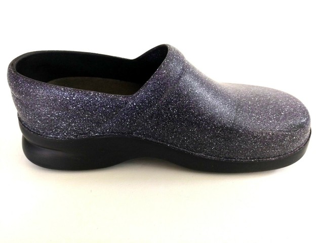 womens size 9 clogs