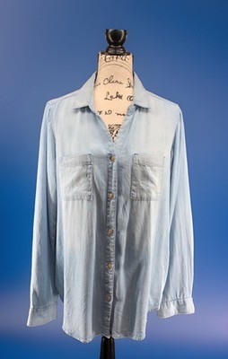 Thread & Supply Blue Chambray Collared Vneck Button Down Sz L 100% Lyocell