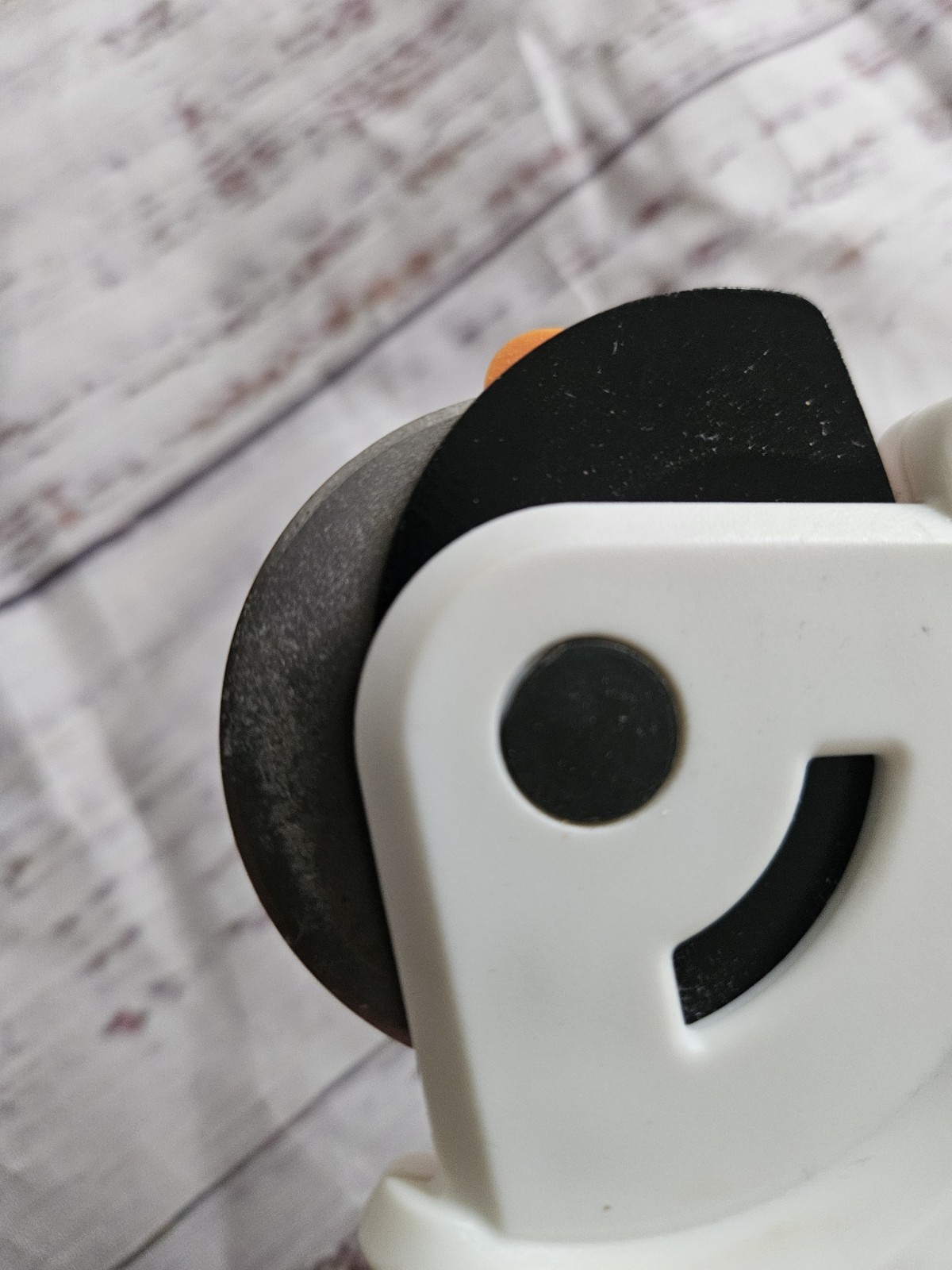 Fiskars Rotary Cutter 45mm Fabric Quilting Sewing Tool Orange Gray Handle