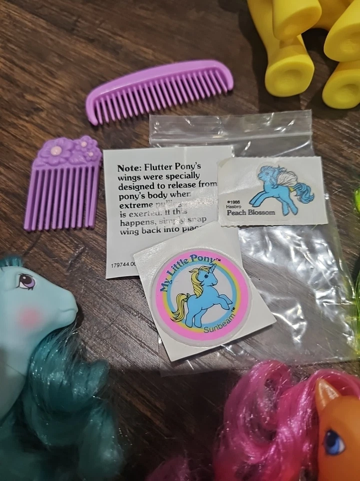 Lote DE COLECCIÓN de 15 pegatinas y accesorios de ponis My Little Pony G1 y G3 años 80 Foto 2 de 4