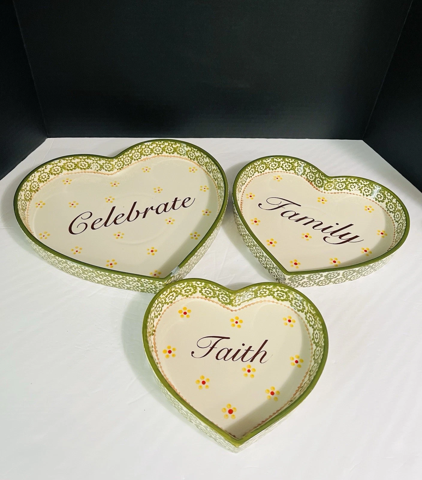 Temptations Old World Green Set of 3 Heart Shaped Nesting Baking Dishes~Bowls