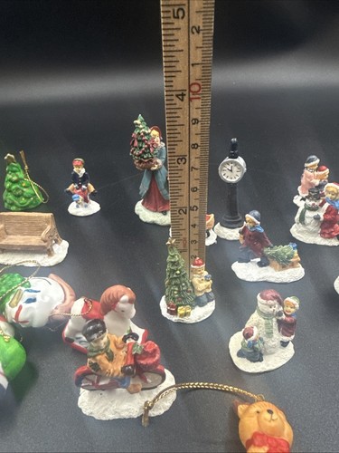 Vintage Mini Christmas Figurines Miniature Decor Lot - Picture 4 of 6