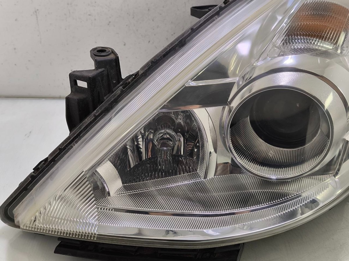 2005-11 Nissan Versa JDM TIIDA Lation C11 OEM Projector HID