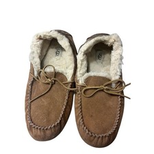 UGG Women s Dakota Slipper Chestnut Moccasin 10 Indoor Outdoor Shoes 1003390
